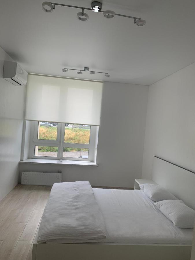 New 3 Rooms Apartment Near The Metro Station Kijów Zewnętrze zdjęcie