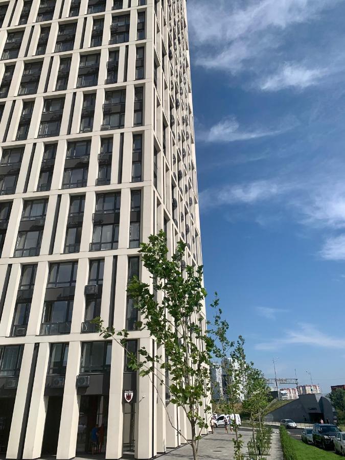 New 3 Rooms Apartment Near The Metro Station Kijów Zewnętrze zdjęcie